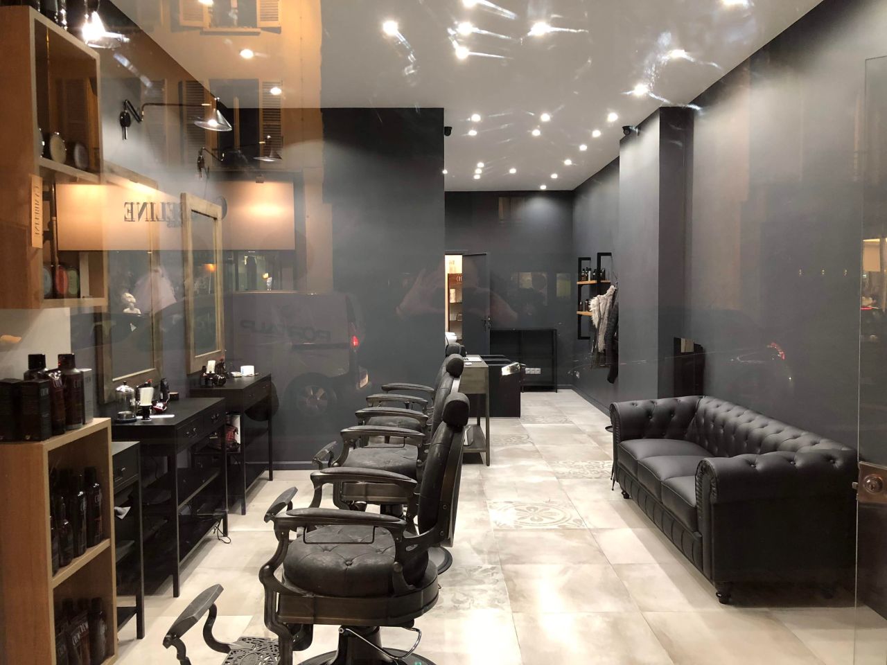 VINTAGE BARBER borbély szék- matt fekete VINTAGE BARBER borbély szék- matt fekete