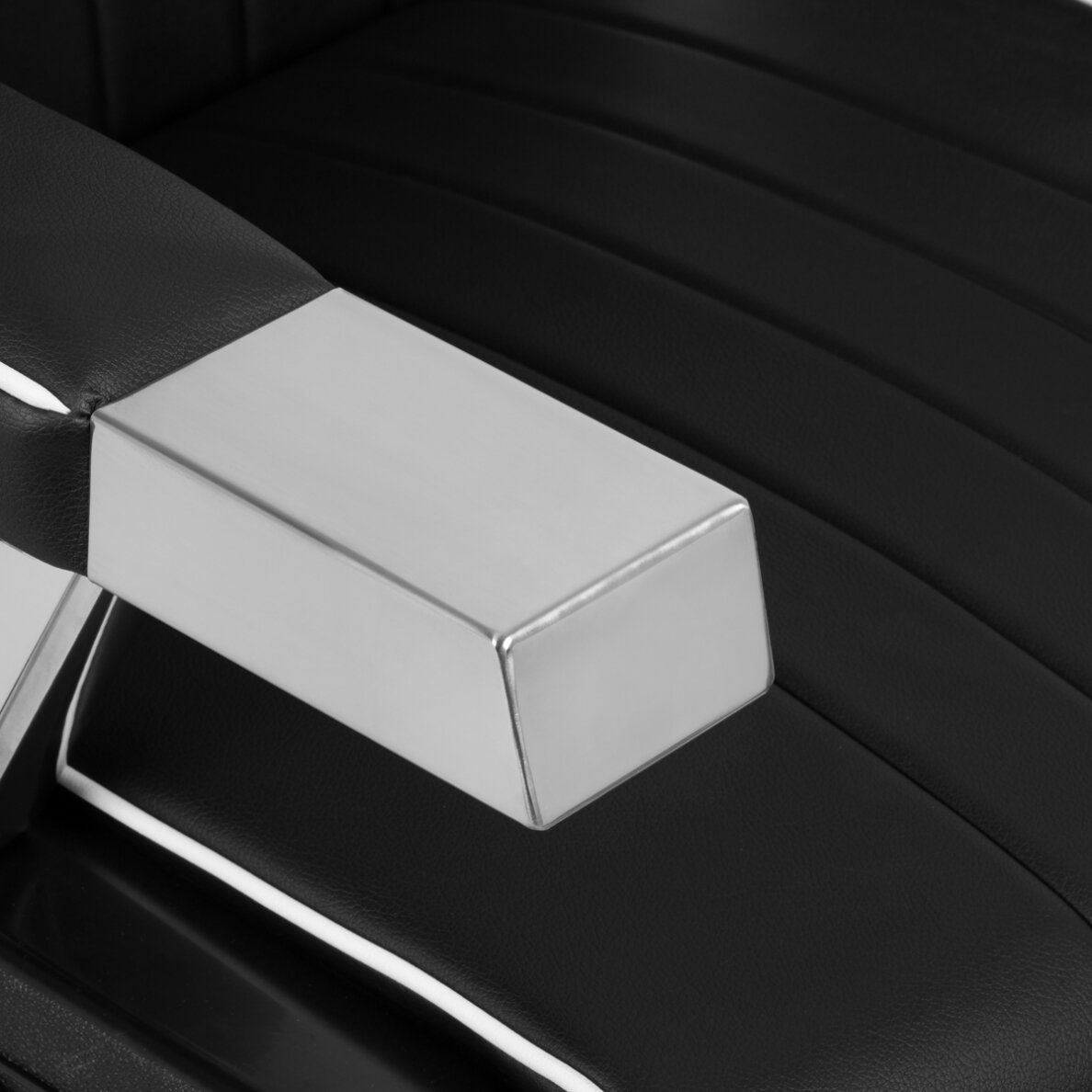 LIVIO fekete arany díszitéssel borbélyszék