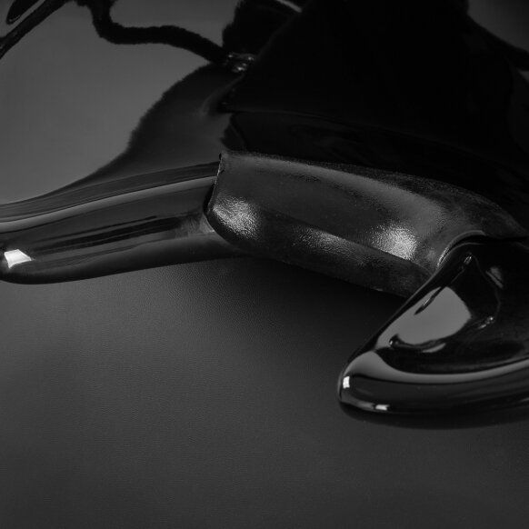 CARMEN fekete fejmosó mechanikus lábemelővel